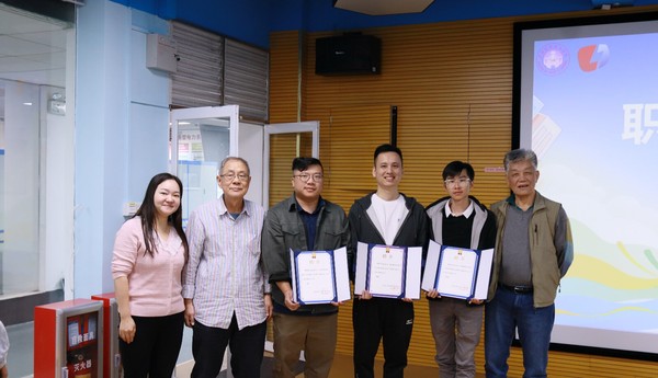 f308b905-e0f5-472b-b19d-585a1cfd2399 f308b905-e0f5-472b-b19d-585a1cfd2399