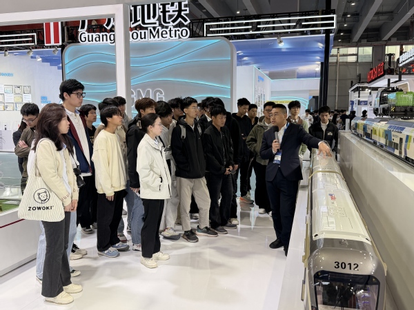 0f7eccf4-013d-4c3b-b0e3-ed5bac83647f