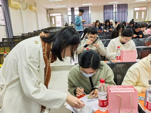 9b16987d-25ed-48a0-9260-5b32e4a88b62 9b16987d-25ed-48a0-9260-5b32e4a88b62