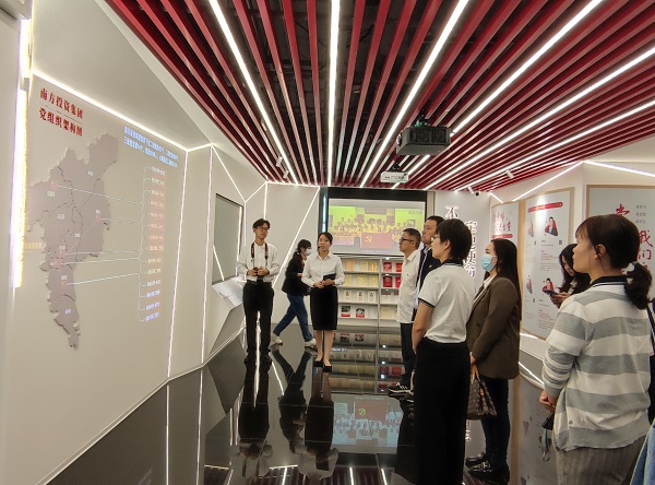 dff14ca7-625d-4d36-87d8-a7f0579595e8 dff14ca7-625d-4d36-87d8-a7f0579595e8