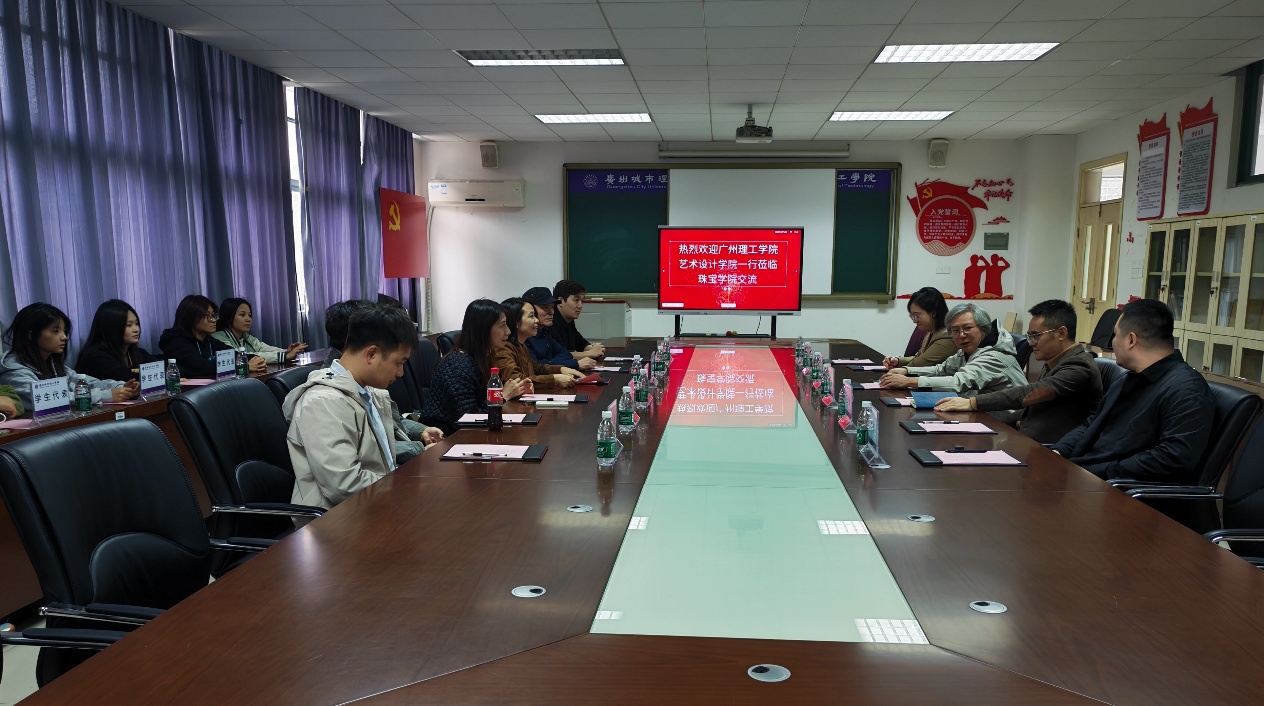 e7e2120e-135d-49a2-b181-61ee0e4afd79