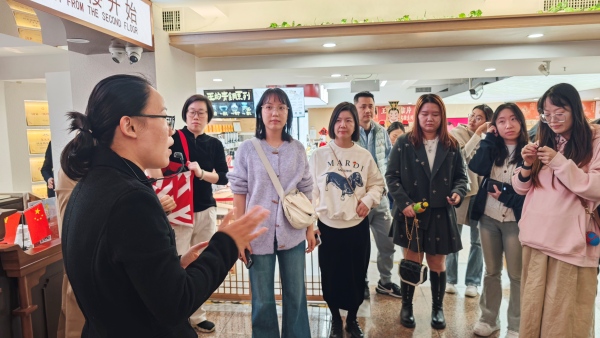 0efa99f3-569e-4ced-8288-f17da5051415 0efa99f3-569e-4ced-8288-f17da5051415