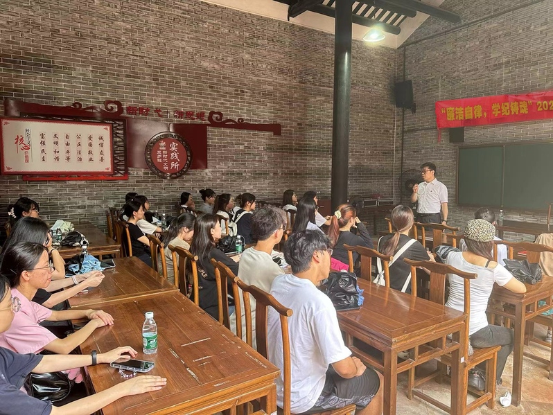 2c2d6d3d-c96f-4484-be0e-307b2790b872 2c2d6d3d-c96f-4484-be0e-307b2790b872